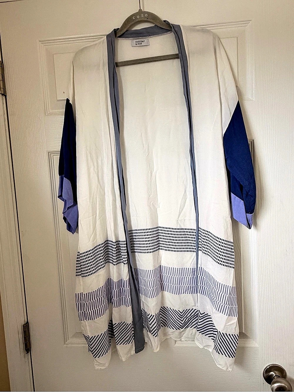 Summer & Rose Geometric Sleeve Tunic in White & Blue Like New